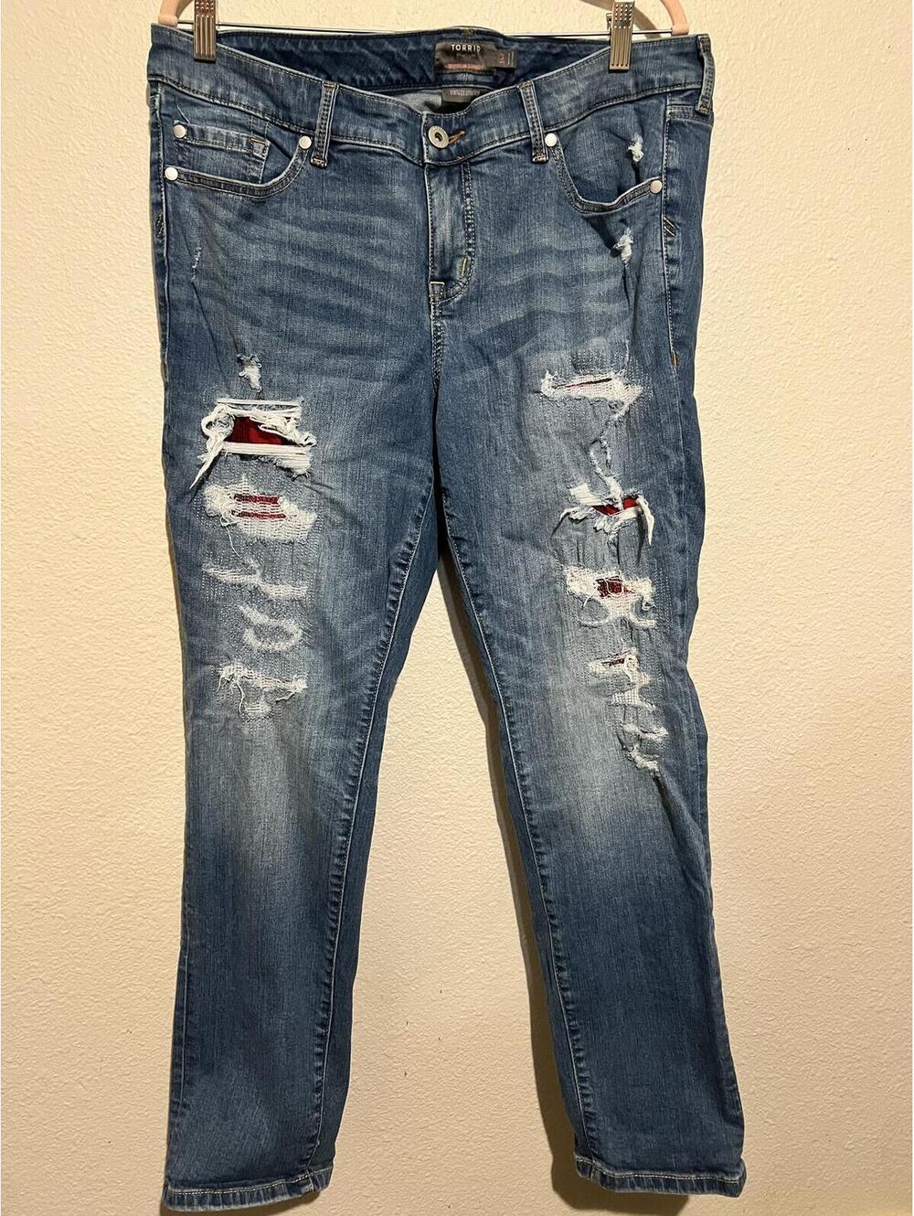 Torrid Vintage Stretch Distressed Straight Jeans size 14R
